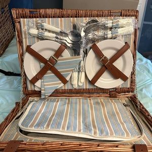 Picnic basket for 4 people